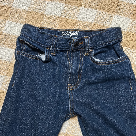 👜$3-Cat & Jack size 6 blue jeans and 6/7 button up shirt set. #351 - Picture 3 of 9